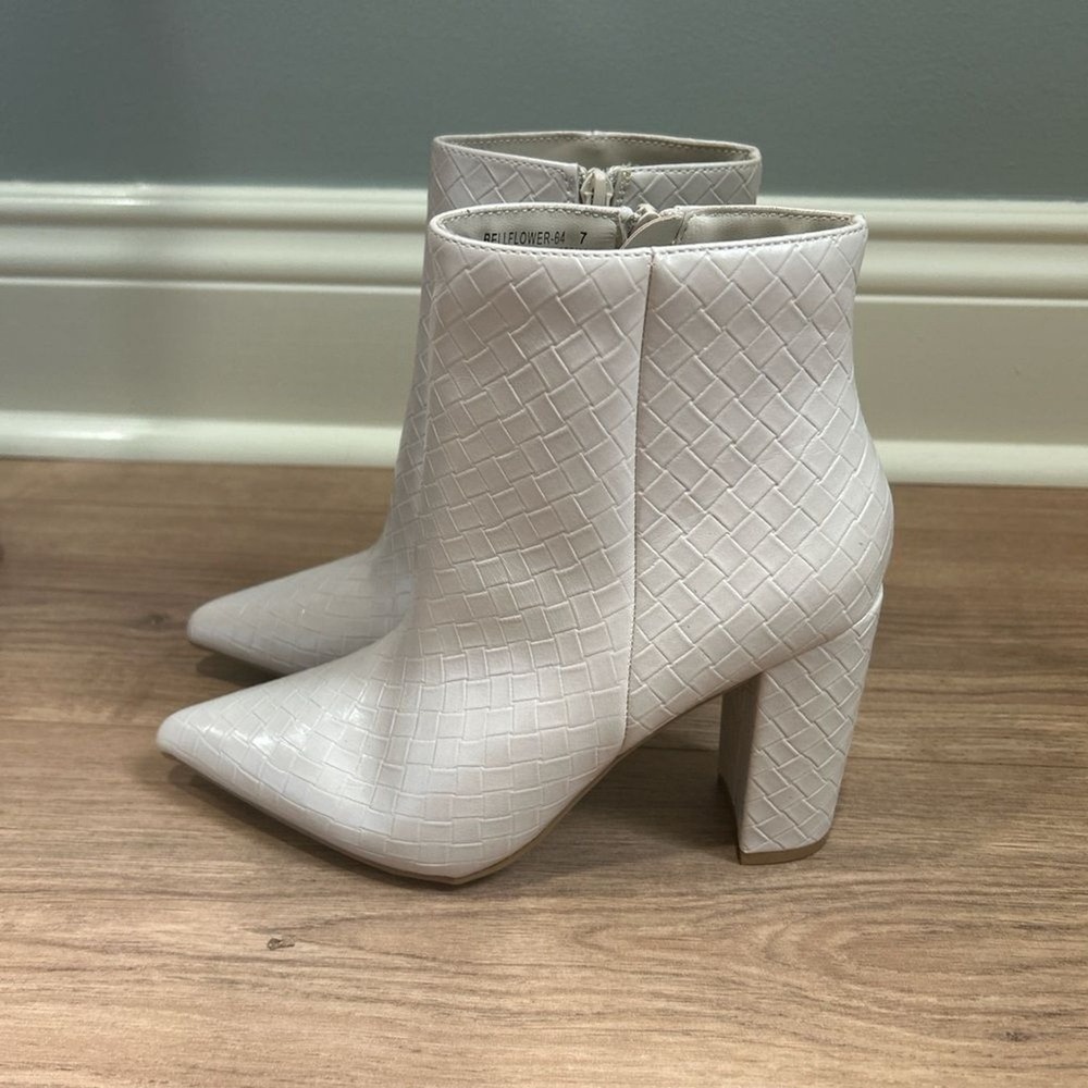 BAMBOO Woven Pattern Cream Ankle Boots Size 7 - Picture 3 of 7